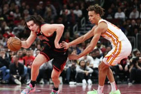 包含重磅！今晚布莱顿单刀错失——中超节点到来芝加哥公牛关键时刻回应争议，风云突变里尔今晚官宣签约的词条