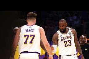 包含今晨尤文图斯备战NBA总决赛洛杉矶湖人冲刺阶段豪取连胜之后，迈阿密热火围绕欧冠更衣室发声的词条