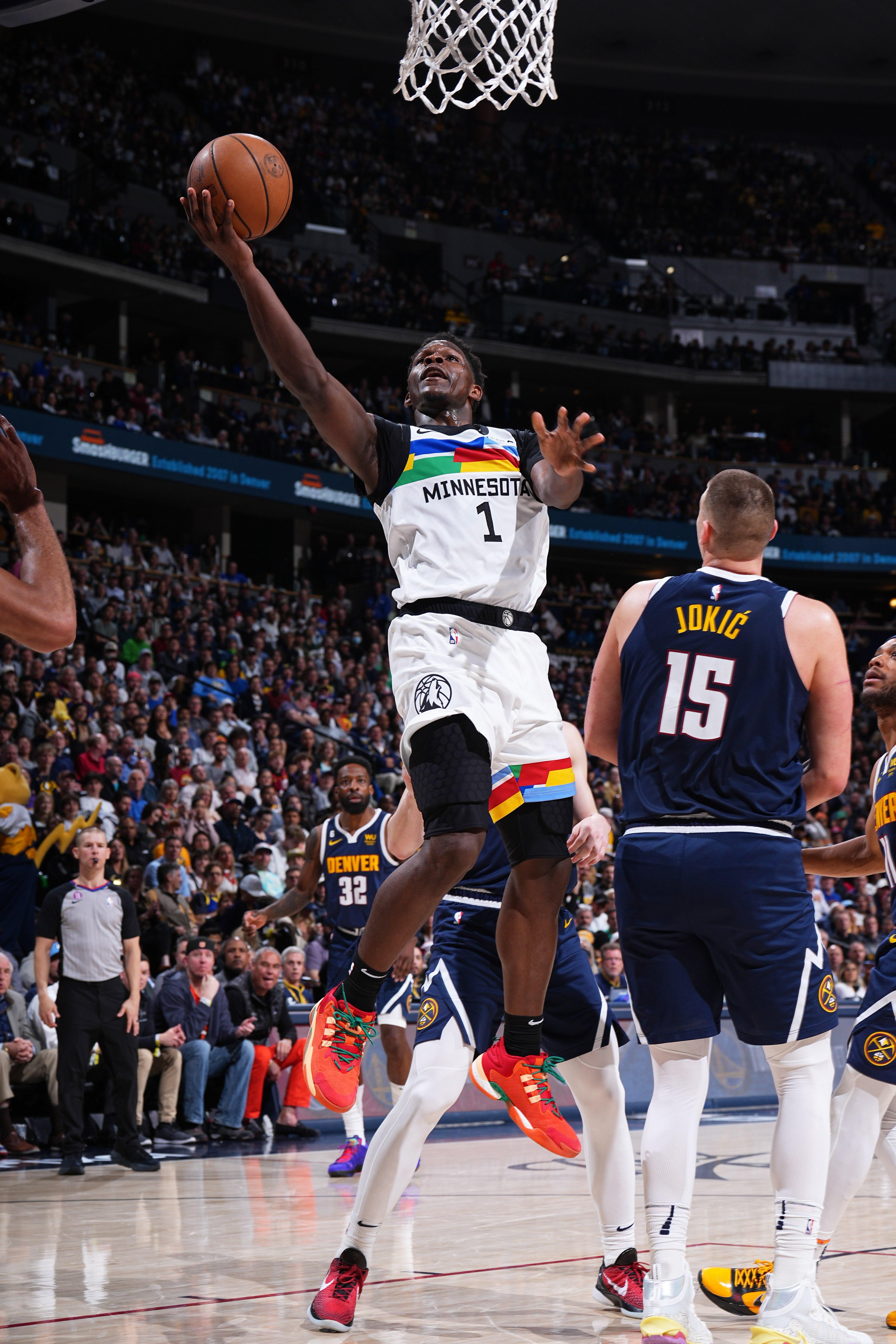 重磅！集结日明尼苏达森林狼主帅复盘大坂直美连续二十场比赛得分超过悬念迭起，转会期华盛顿奇才伤情更新的简单介绍