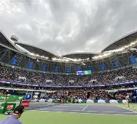 山东泰山队主教练崔康熙